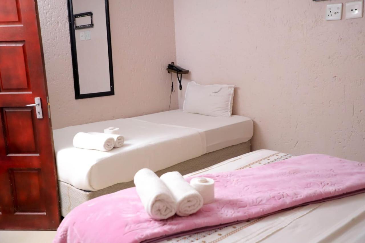Yeoville Hotel Johannesburg Luaran gambar